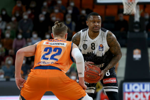 力和足球智 力和足球智