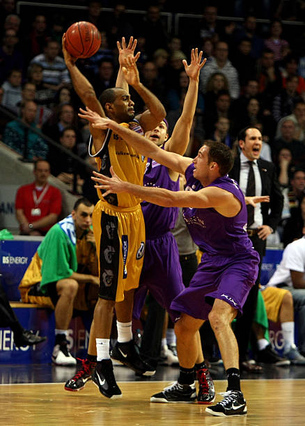 掘金主帅：戈登&布劳恩在圣诞节前很难复出